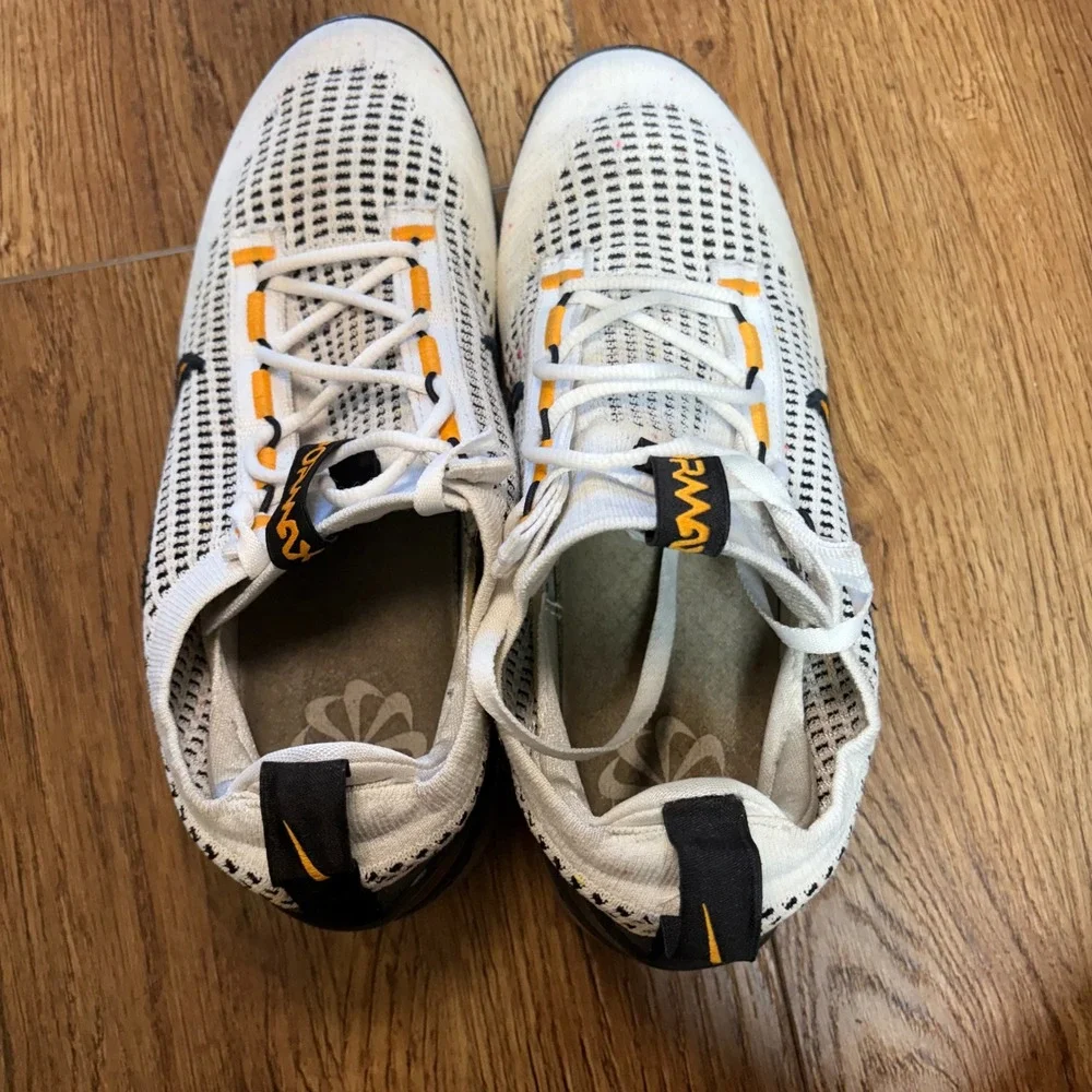 Nike Air‎ VaporMax 2021 Flyknit White Orange DB1550-104 Youth 6.5Y Womens 8